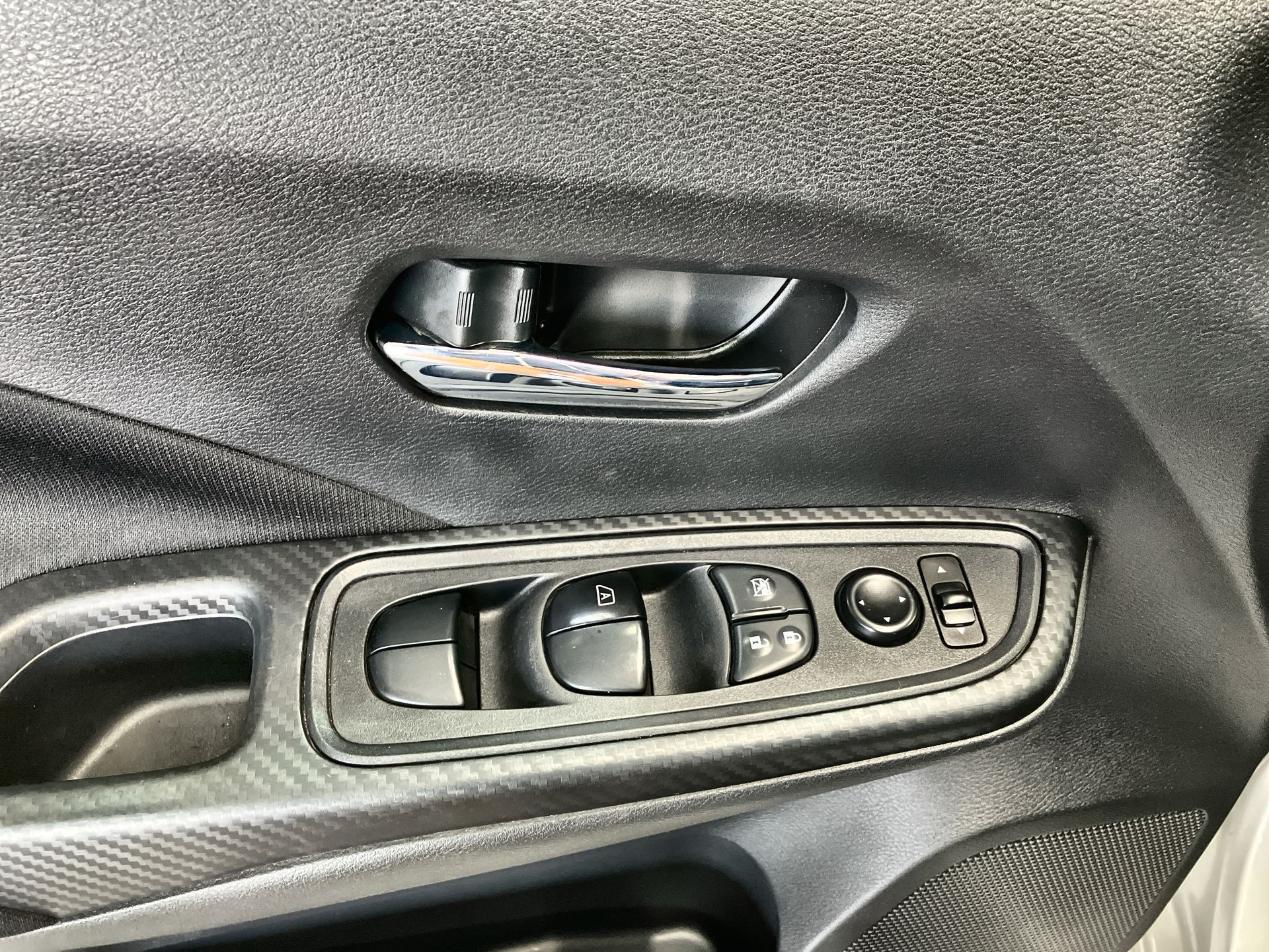 2023 Nissan VERSA ADVANCE CVT 23