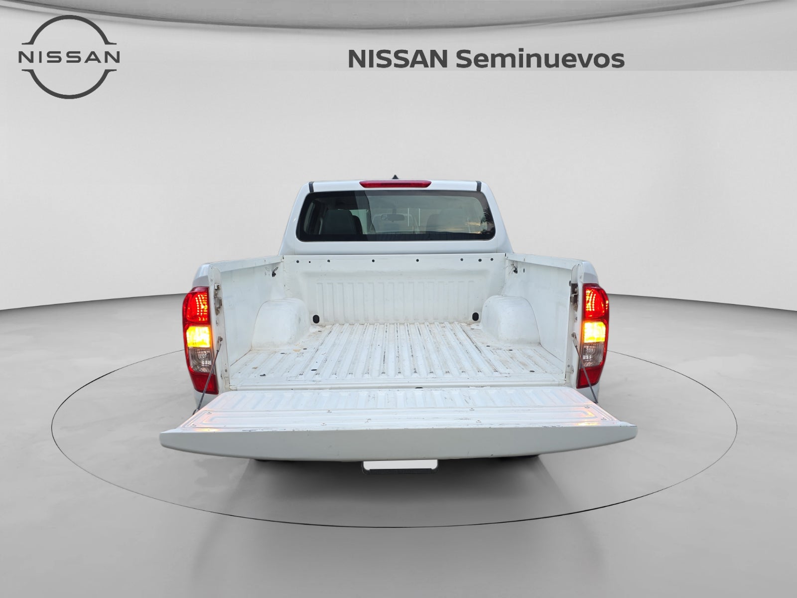 2020 Nissan NP300 DOBLE CABINA DOBLE CABINA S TM AC PAQ. SEG. 6VEL