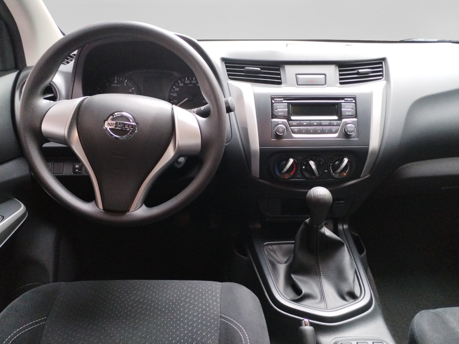 2019 Nissan PICKUP DOBLE CABINA SE TM AC PAQ SEG 6VEL