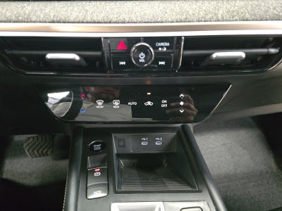 2025 Nissan KICKS PLATINUM CVT 25