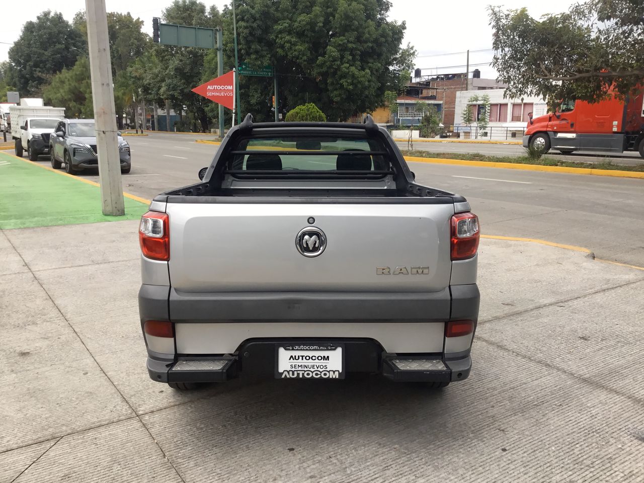 2019 RAM 700 SLT REGULAR CAB