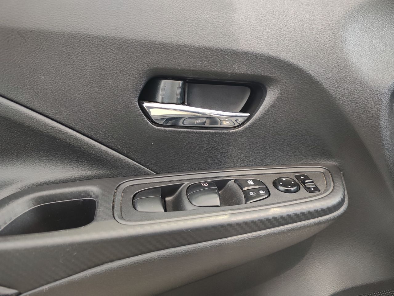 2020 Nissan VERSA SENSE MT