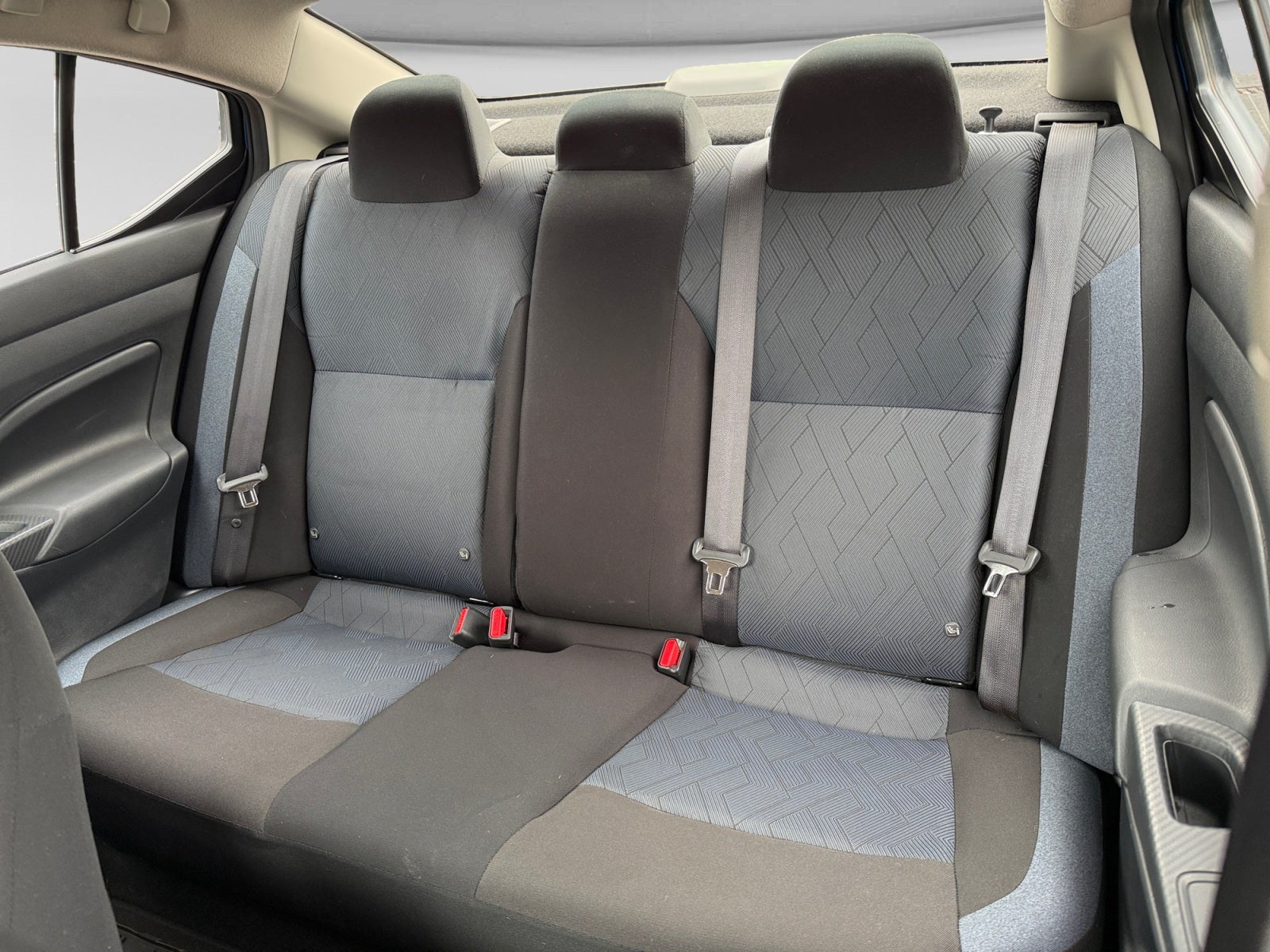 2025 Nissan VERSA ADVANCE CVT 25
