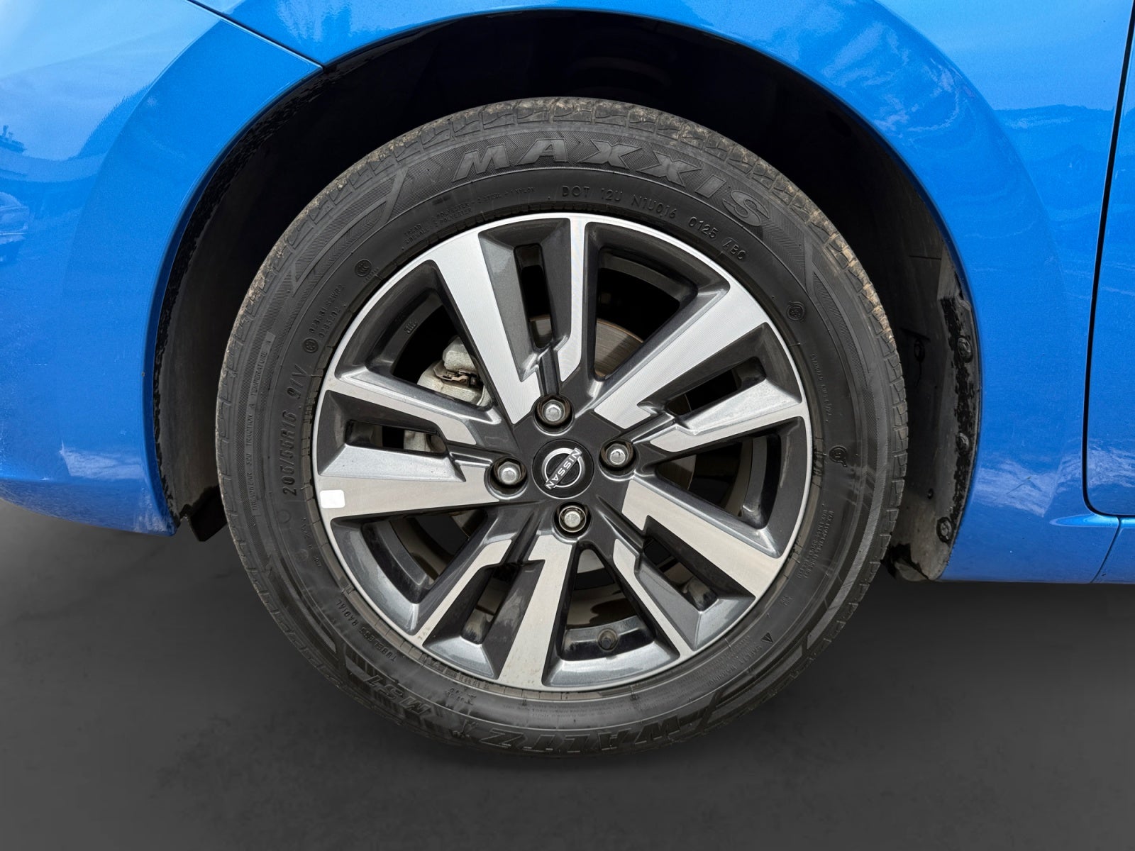 2025 Nissan VERSA ADVANCE CVT 25