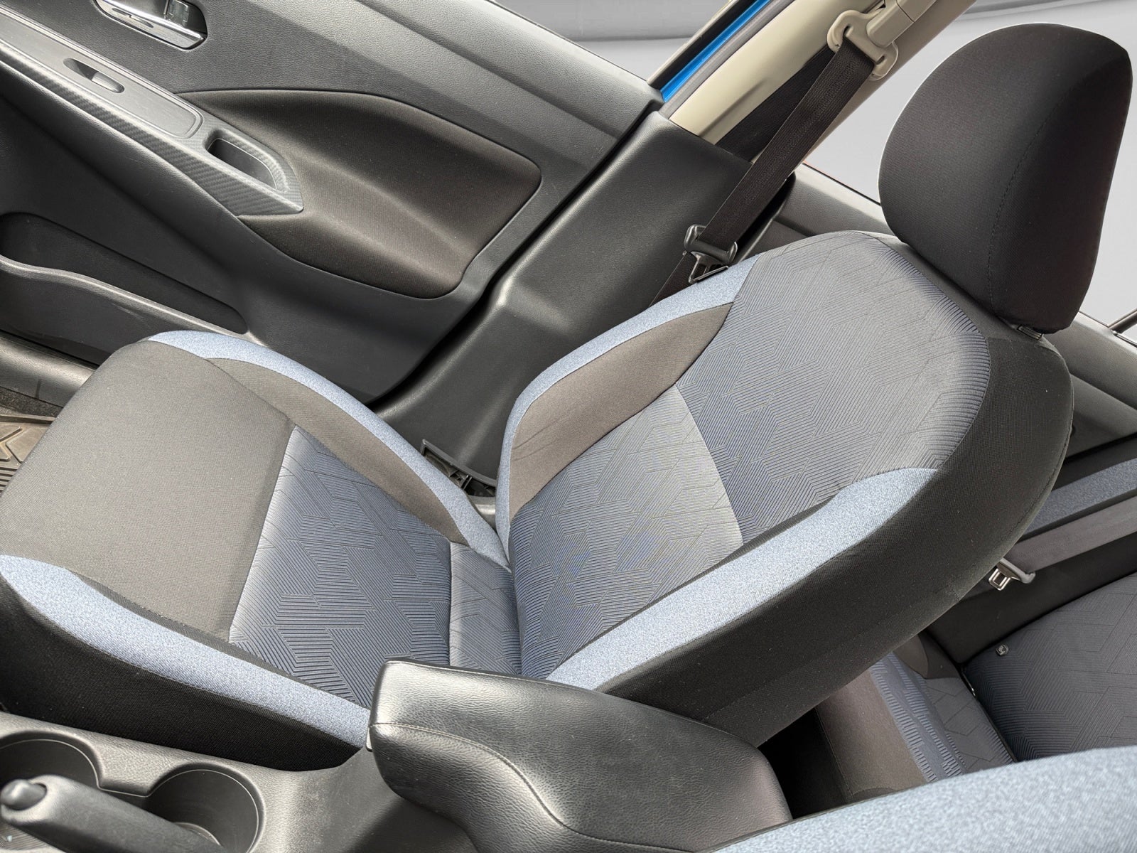 2025 Nissan VERSA ADVANCE CVT 25