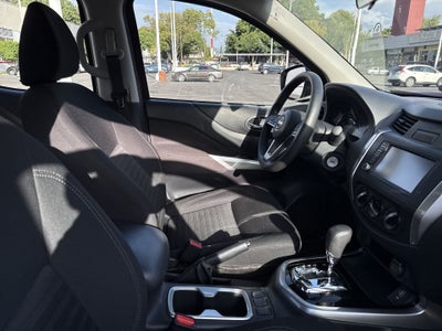 2023 Nissan FRONTIER LE TA 23