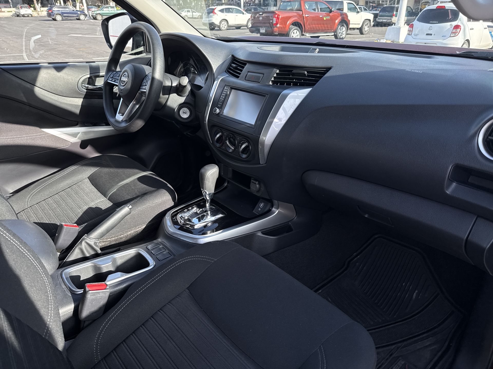 2023 Nissan FRONTIER LE TA 23