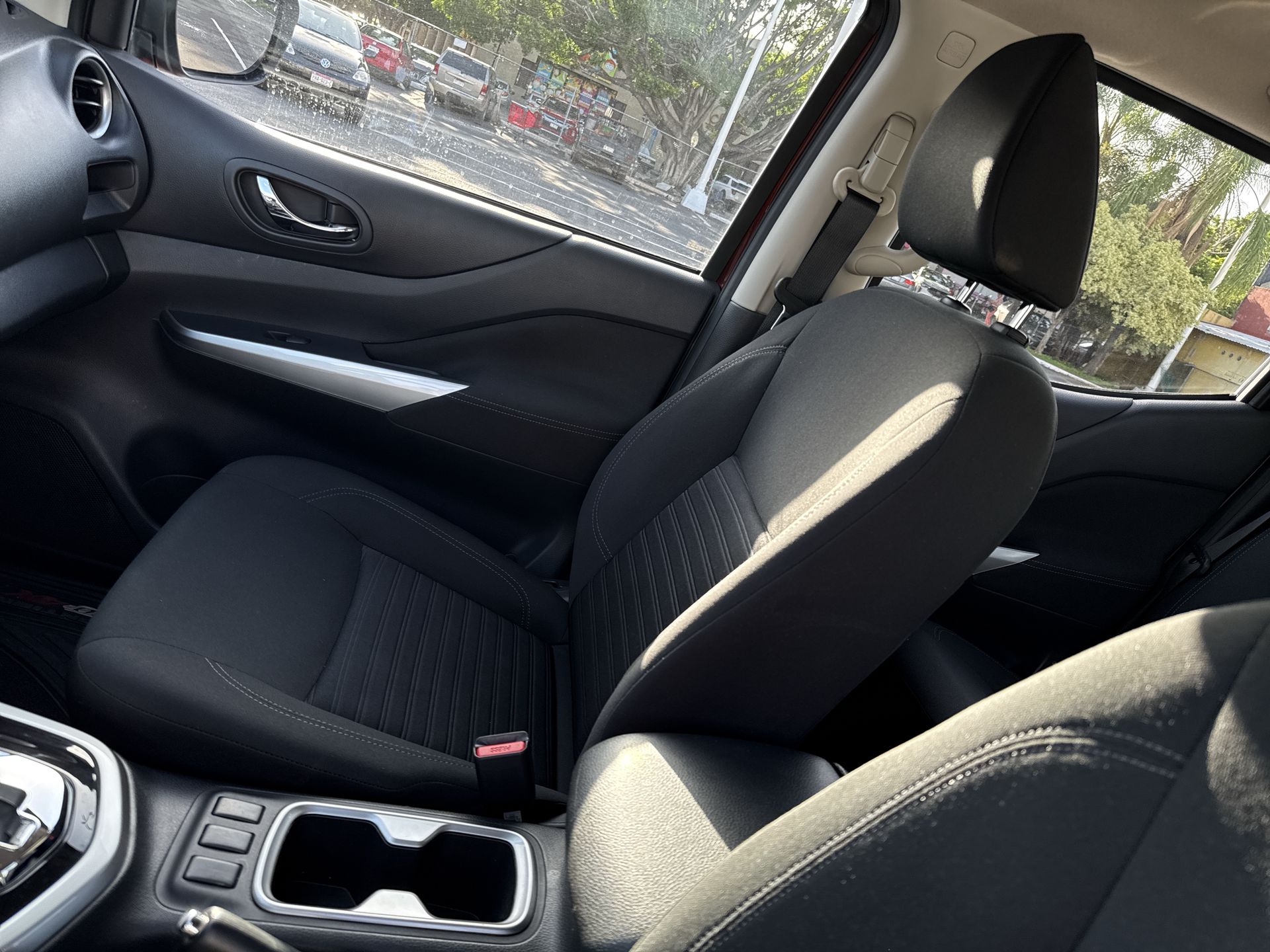 2023 Nissan FRONTIER LE TA 23