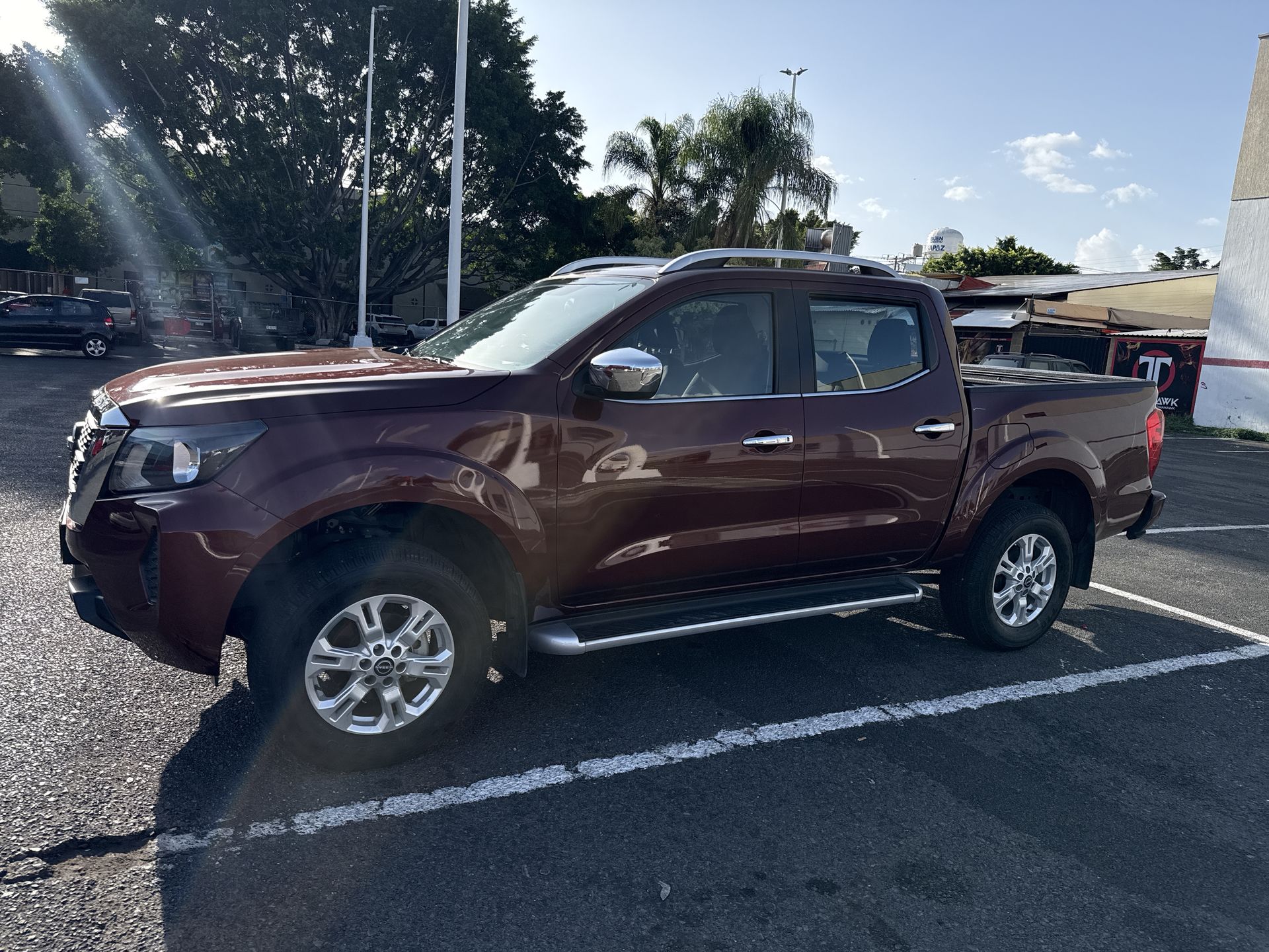 2023 Nissan FRONTIER LE TA 23