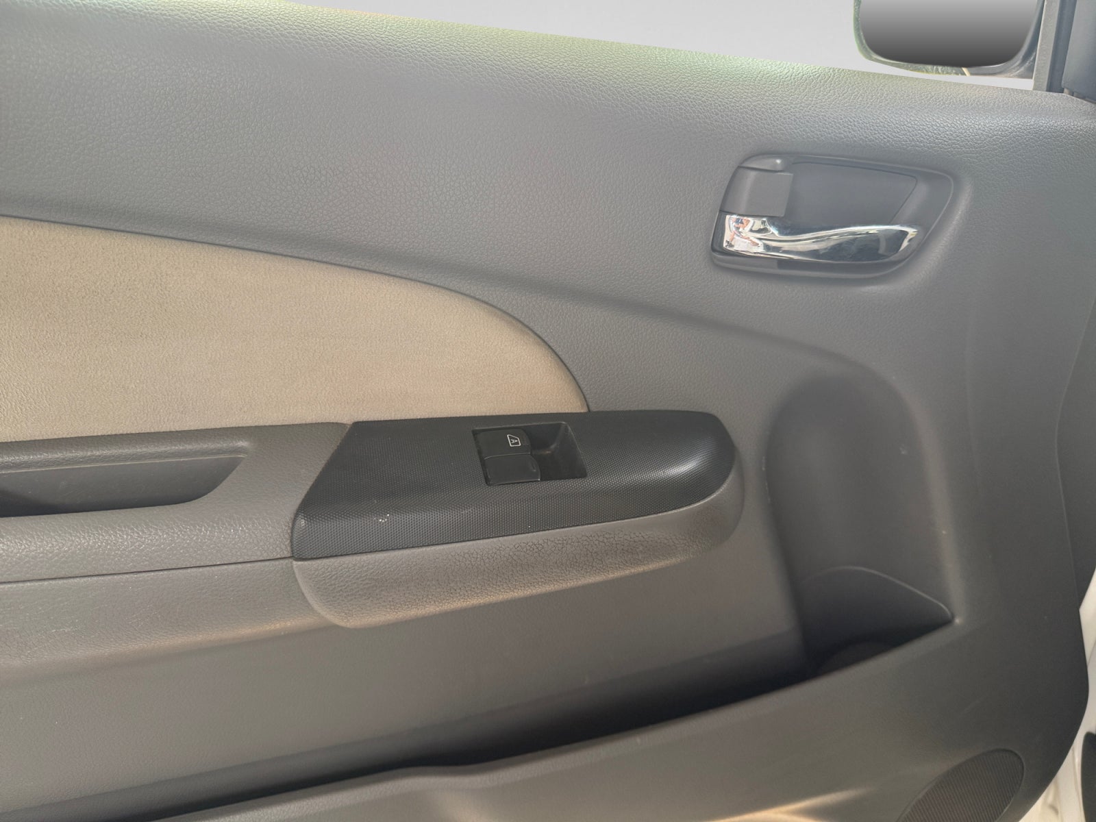 2019 Nissan URVAN 14 PASAJEROS AMPLIA AA 26