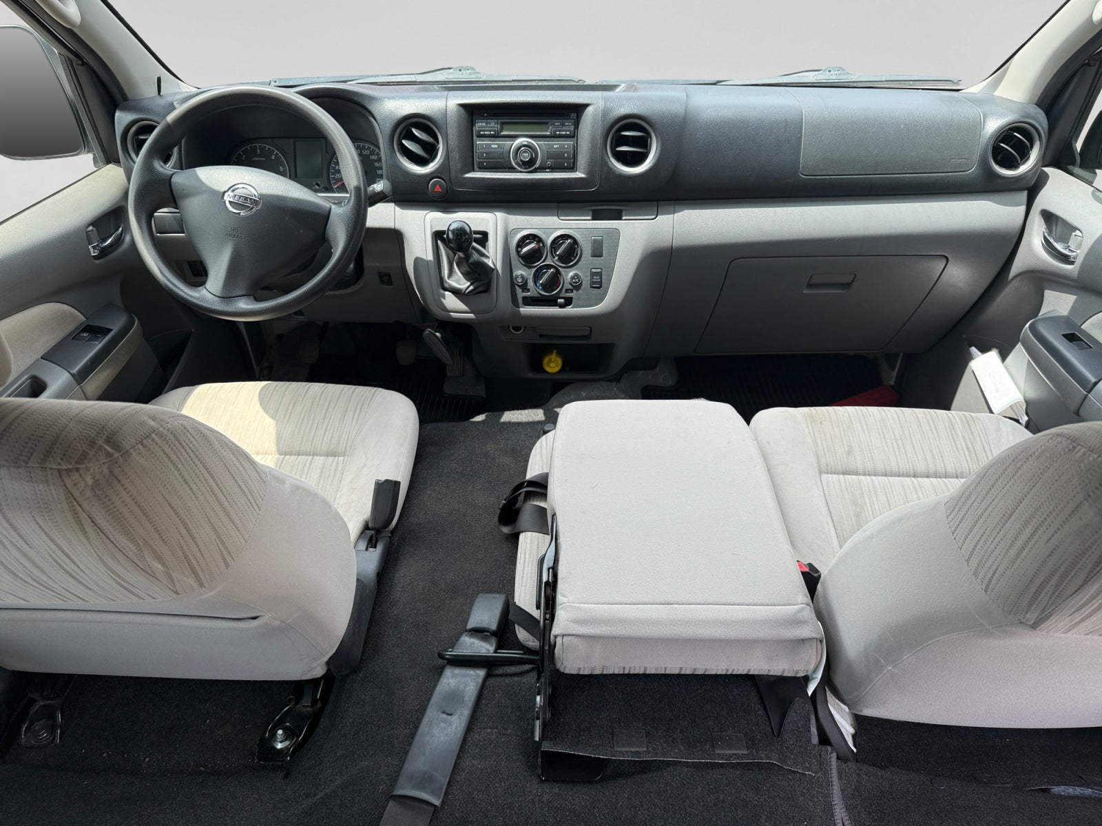 2019 Nissan URVAN 14 PASAJEROS AMPLIA AA 26