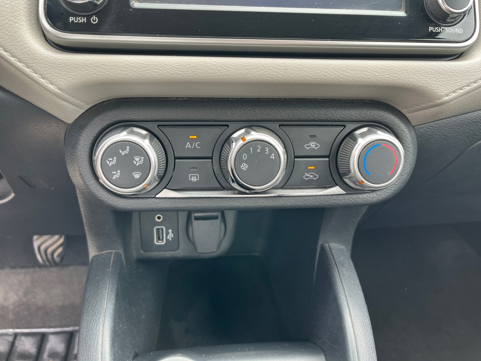 2022 Nissan VERSA ADVANCE MT 22