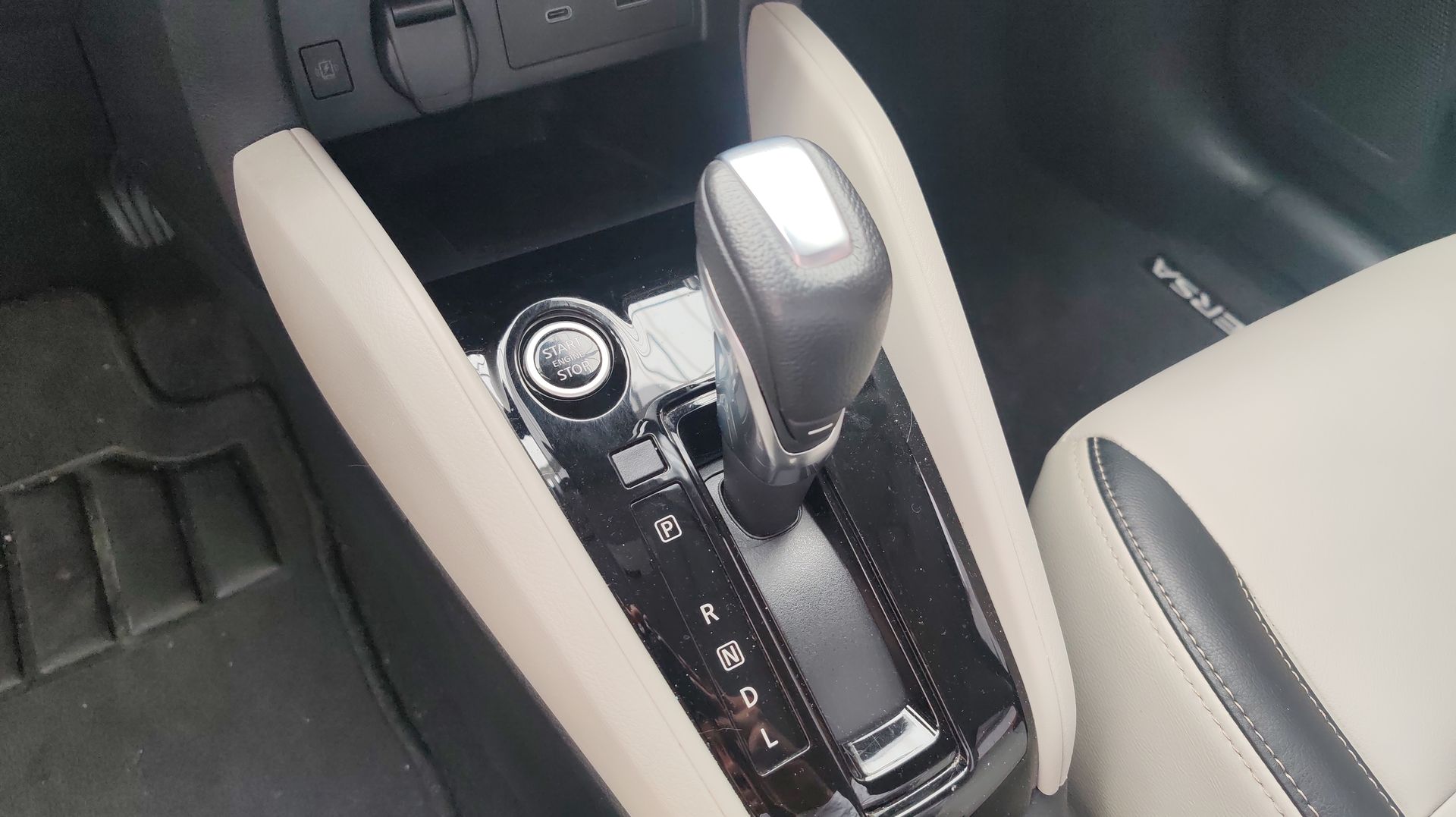 2023 Nissan VERSA EXCLUSIVE CVT 23