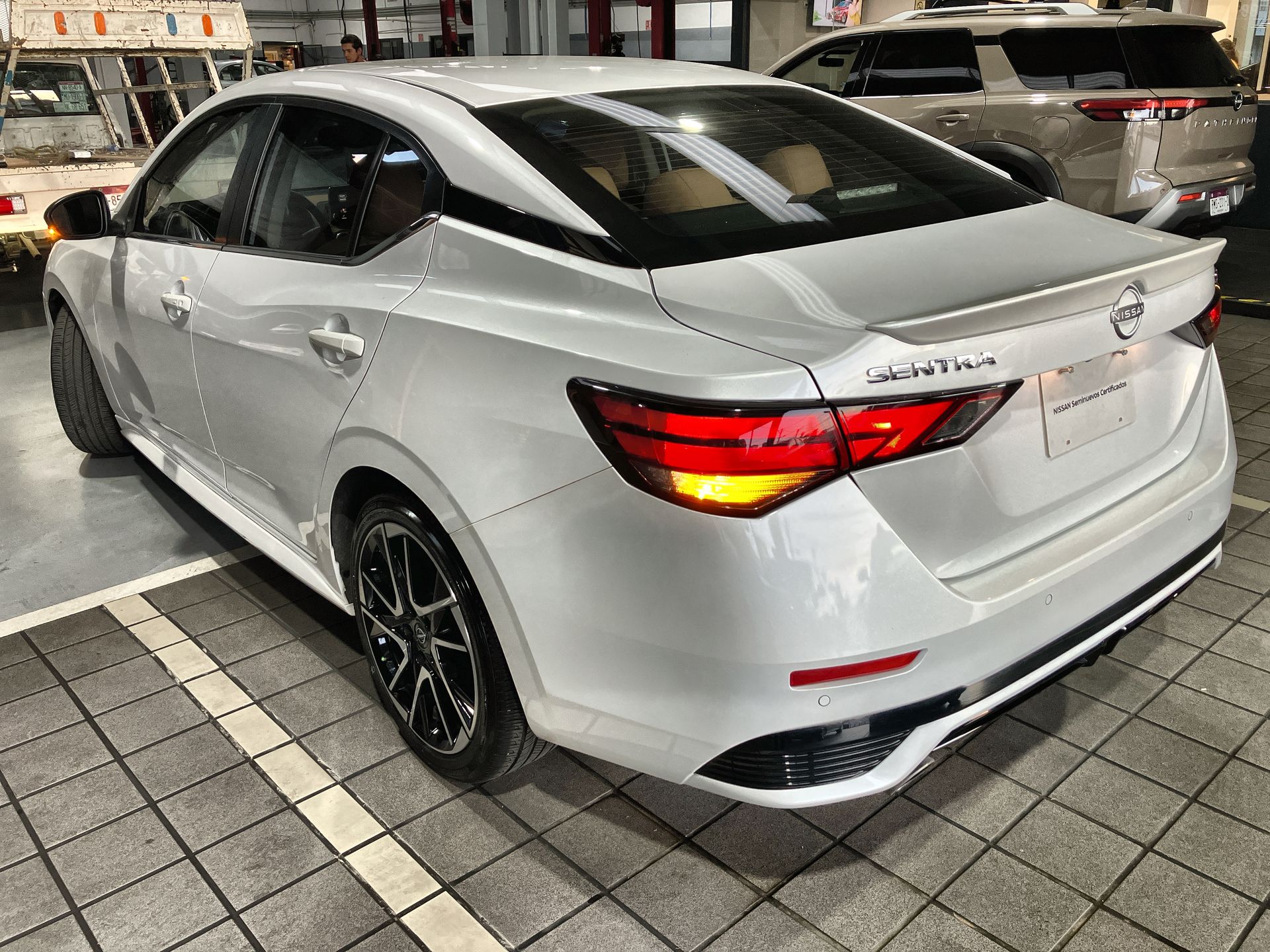 2024 Nissan SENTRA PLATINUM BITONO CVT 24