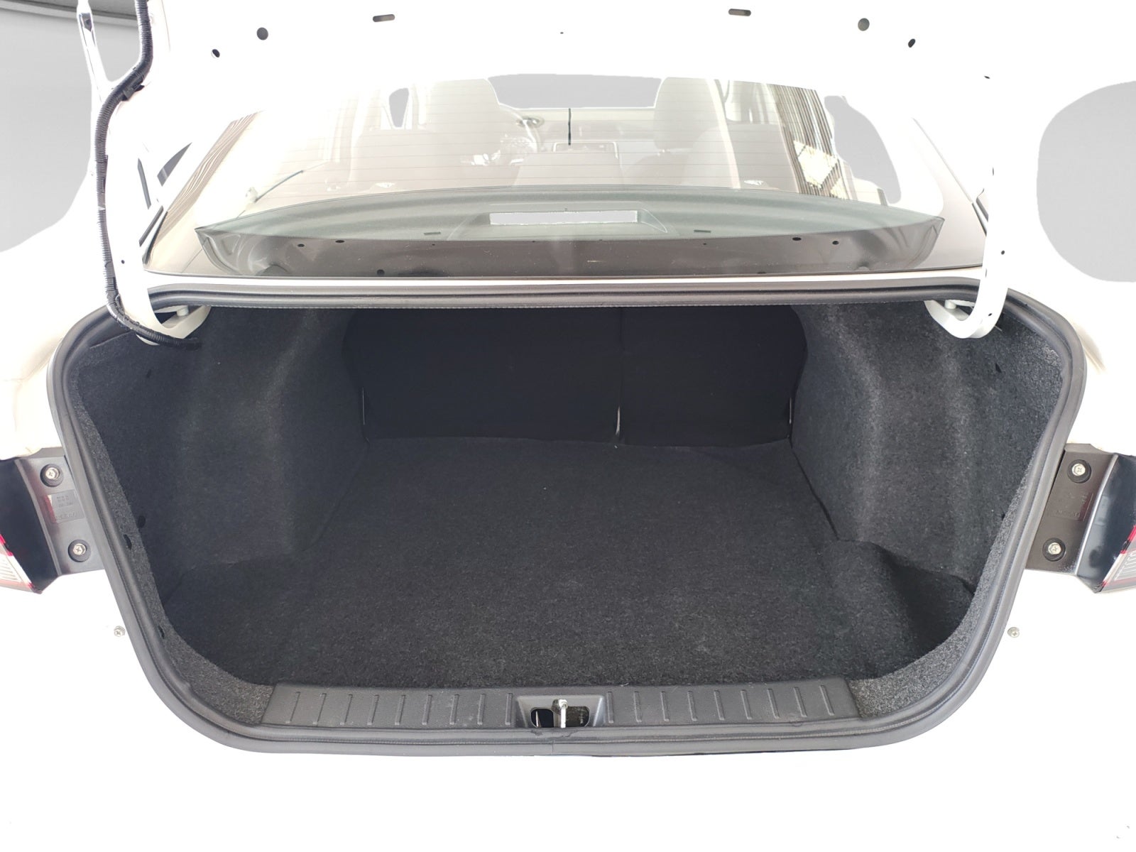 2023 Nissan VERSA ADVANCE MT 23