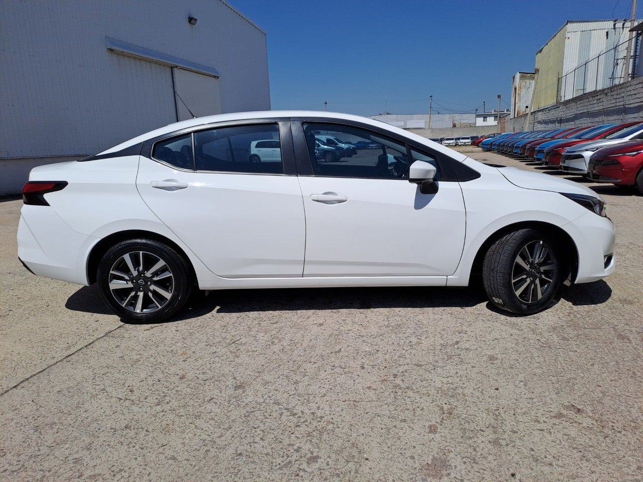 2025 Nissan VERSA ADVANCE CVT 25