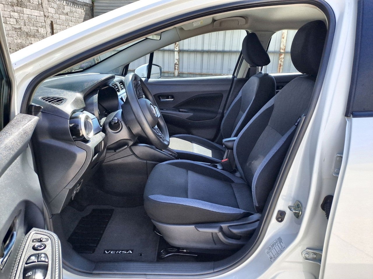 2025 Nissan VERSA ADVANCE CVT 25