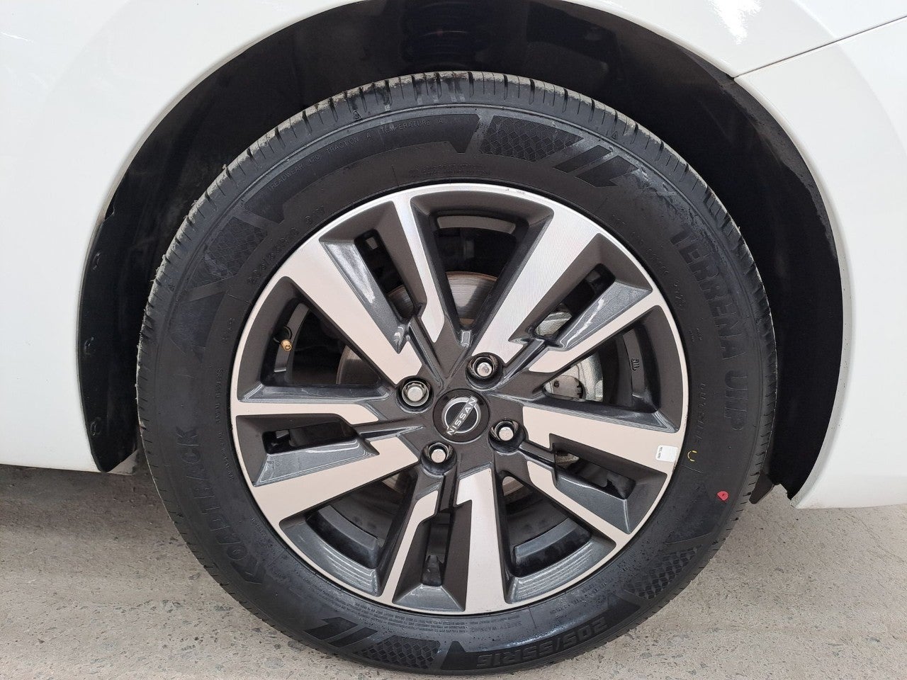 2025 Nissan VERSA ADVANCE CVT 25
