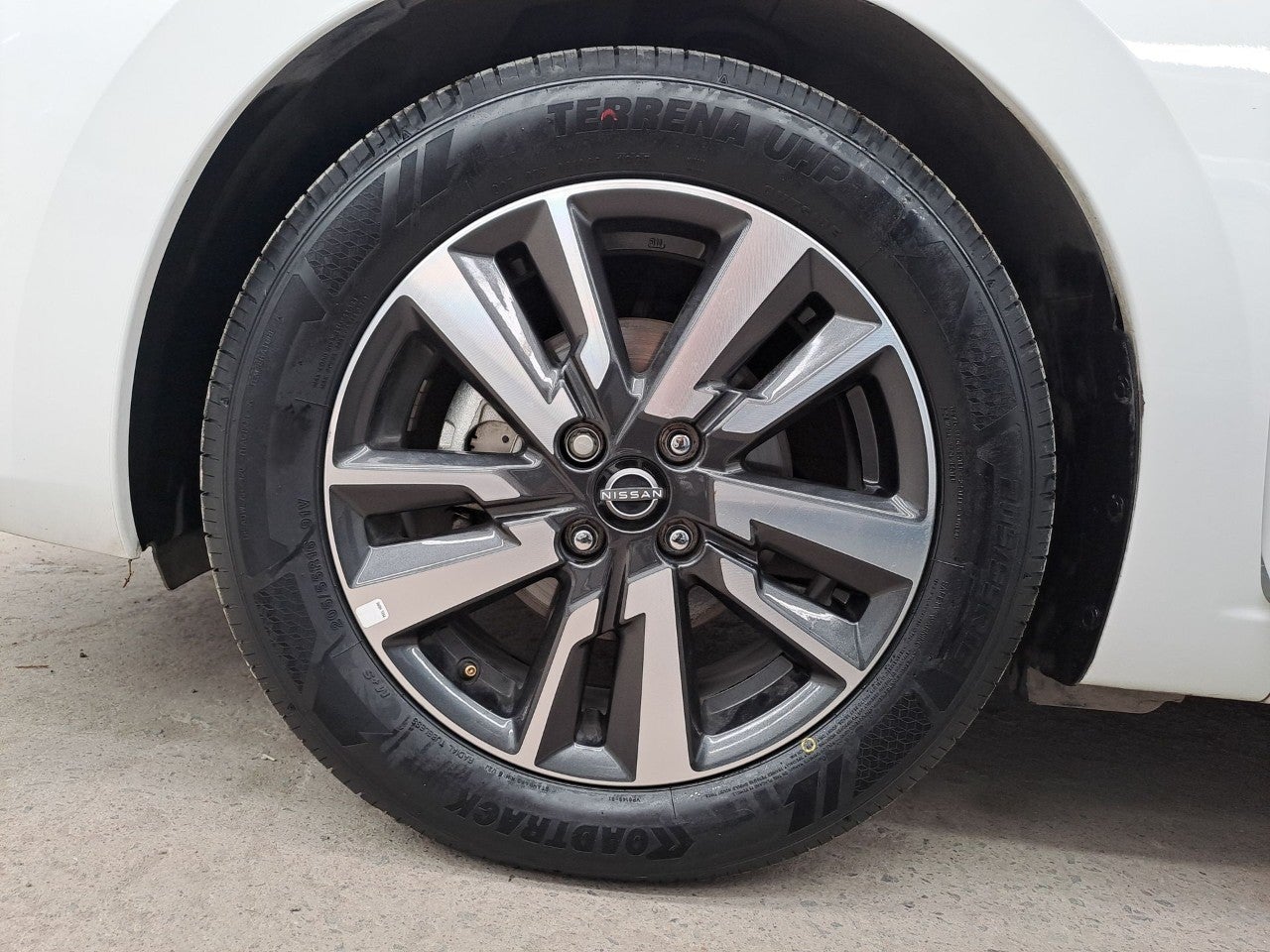 2025 Nissan VERSA ADVANCE CVT 25