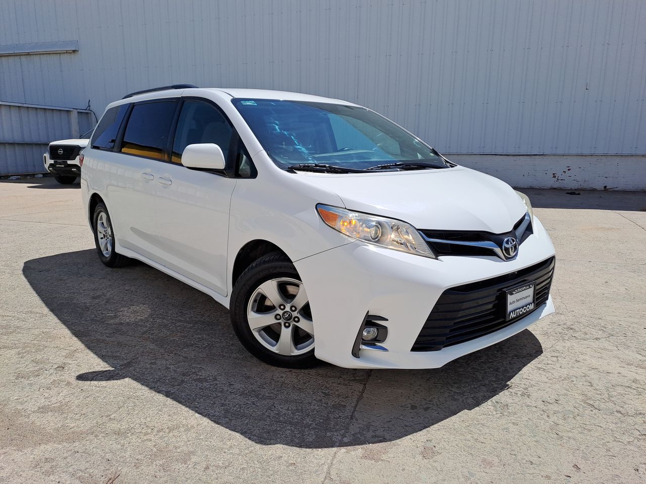 2018 Toyota SIENNA LE