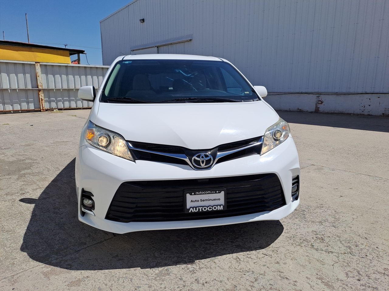 2018 Toyota SIENNA LE
