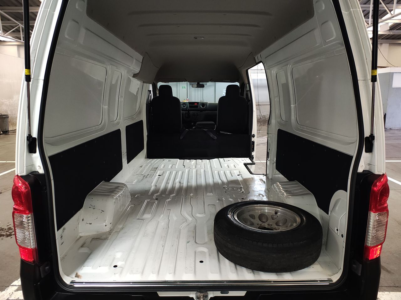 2024 Nissan NV350 PANEL AMPLIA AA 24