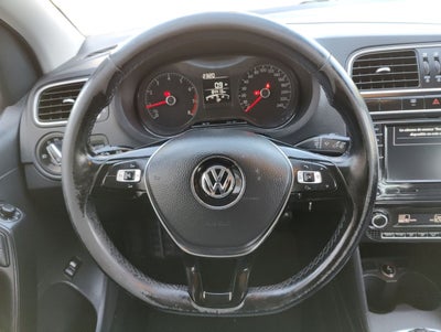 2017 Volkswagen VENTO HIGHLINE STD.