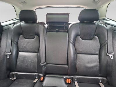 2022 Volvo XC60 MOMENTUM B5 AWD