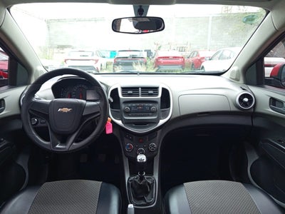 2017 Chevrolet SONIC SONIC LS MANUAL A/A CON RINES DE ACERO 15RADIO