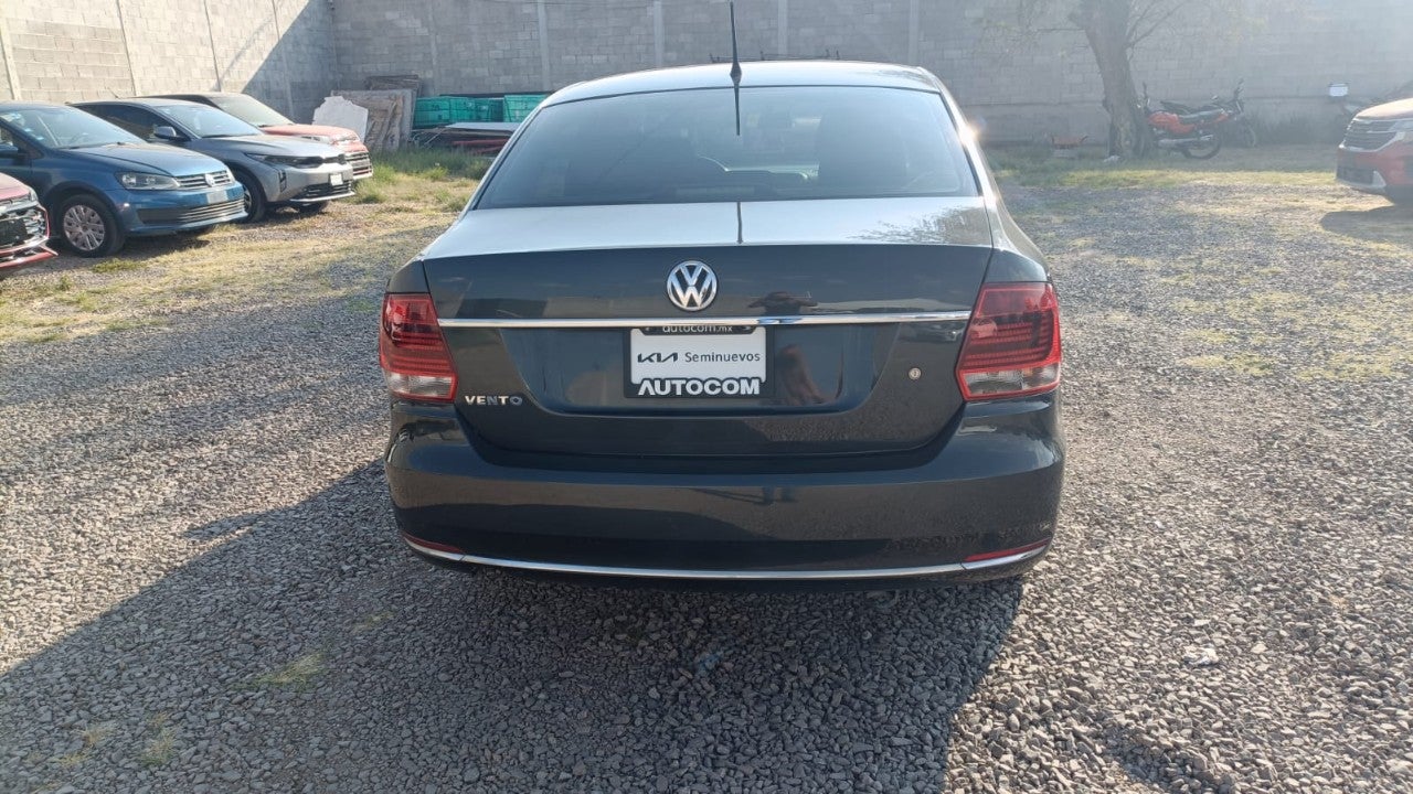 2016 Volkswagen VENTO HIGHLINE 1.6 MT